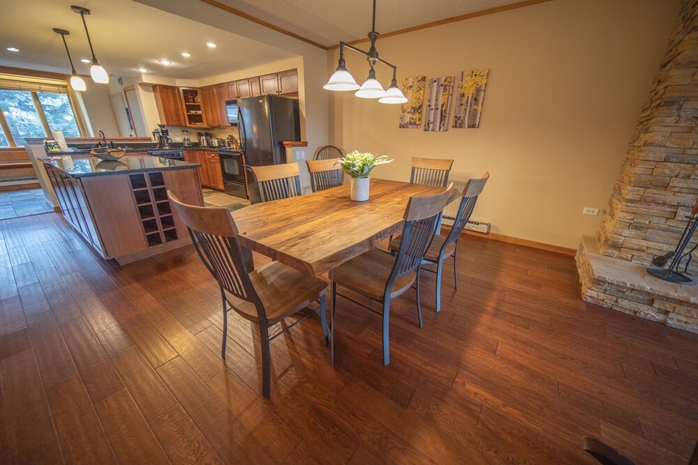 Pines 2116