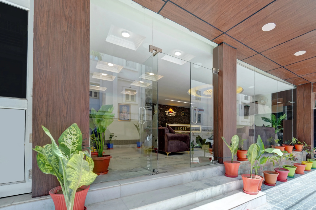 Super Hotel O Le Grande Hotel & Banquet