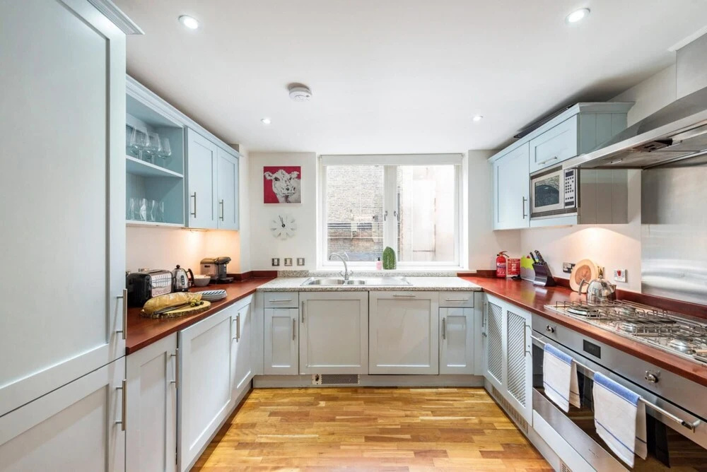 2-bedroom Spacious Apartment in the Heart of Covent Garden, London