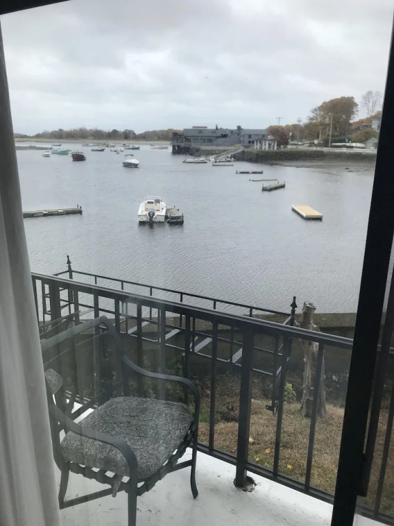 Cohasset Harbor Resort