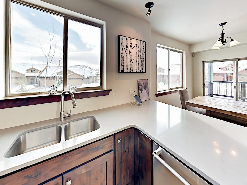 Sophisticated #F - 3 Br Condo