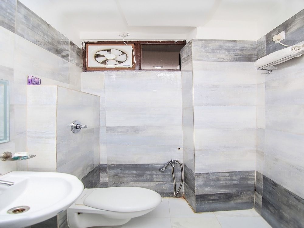 OYO 10969 Hotel US Residency