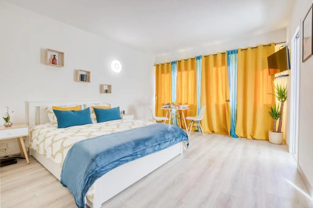Studio cosy et lumineux Portes de Paris (5’ du métro)