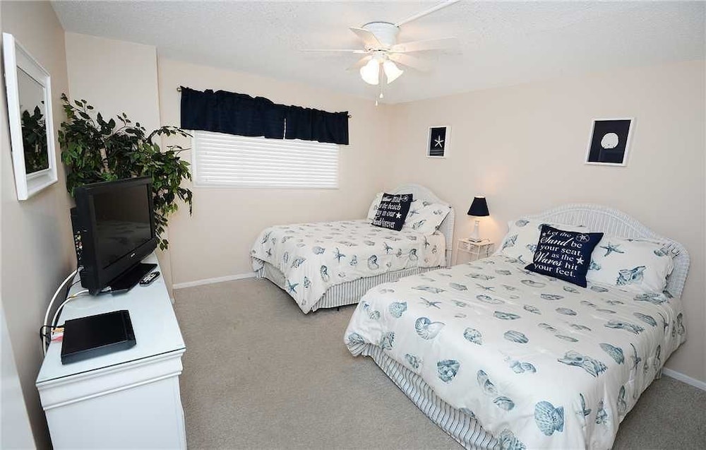 Regency Towers 1013 - Two Bedroom Condo