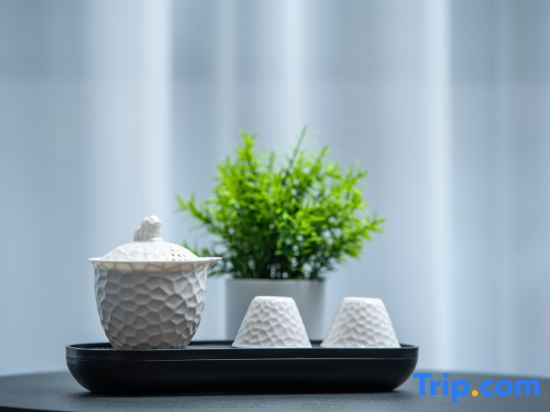 LouHu Hotel (Anshun College Anshun Louhu Ecological Park)