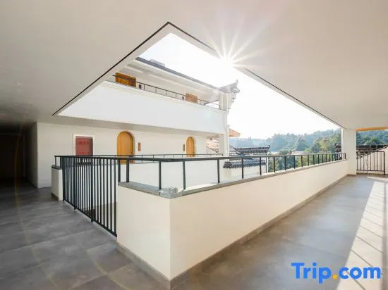 Xiao Zhang's Cultural and Artistic Homestay