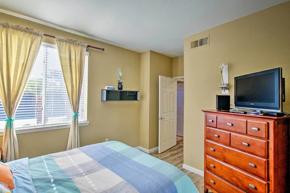 < 1 Mi to Scottsdale Quarter! Resort Condo w/ Pool