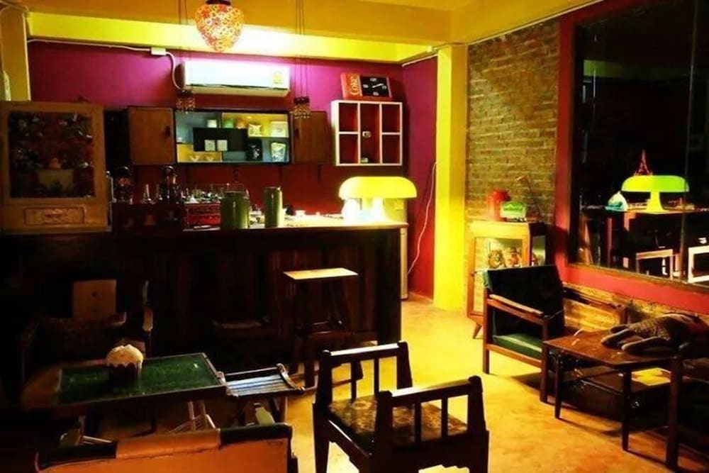 Sukkhiengdao Bar & Bed