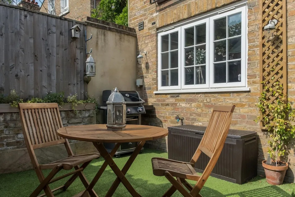 Beautiful Interiors On A Battersea Crescent