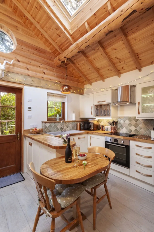 Porthole Log Cabin