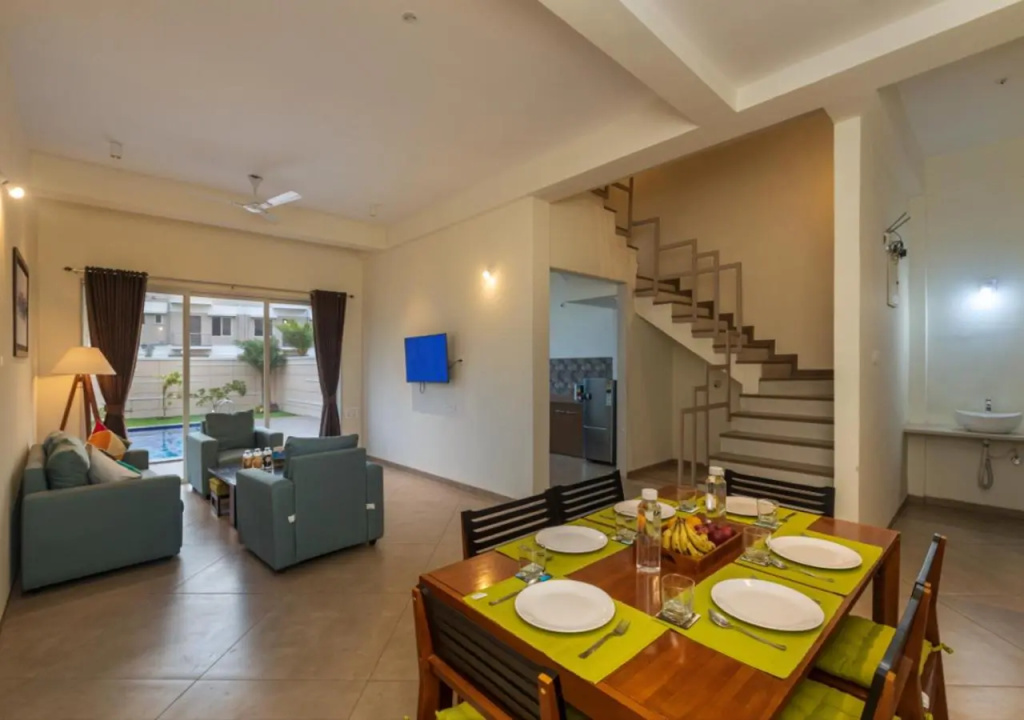 Saffronstays Fred
