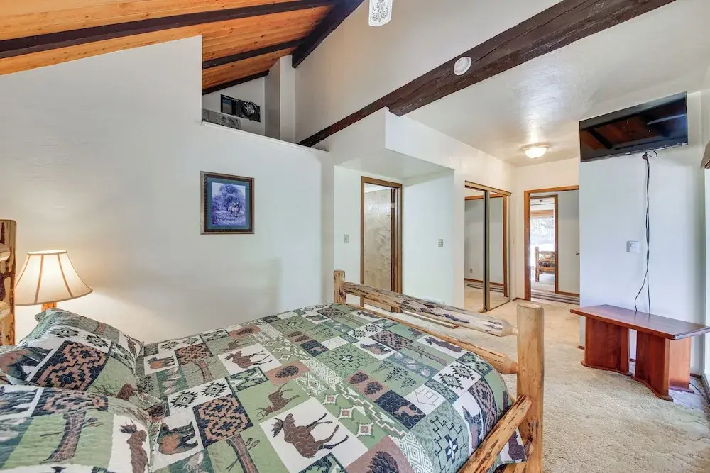 1 Mi to Dtwn Libby: Peaceful Home w/ Creek Access!