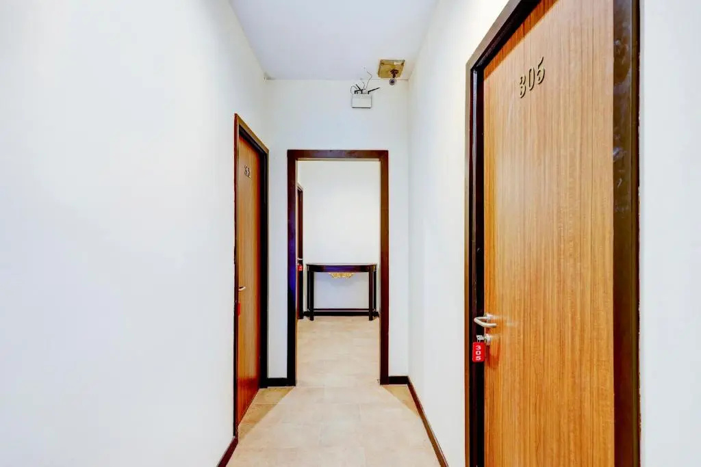 OYO 90351 Hotel Five Star 1