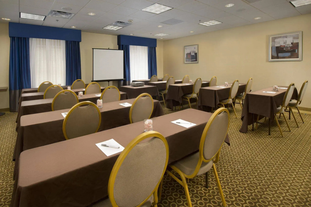 Hampton Inn Syracuse Clay