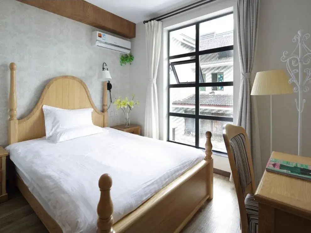 V Theme Inns Hangzhou Lingyin Villa Branch