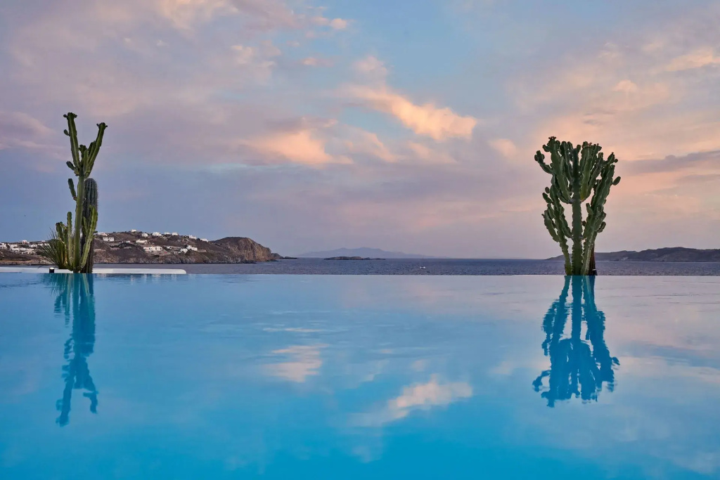 Katikies Mykonos - The Leading Hotels of the World