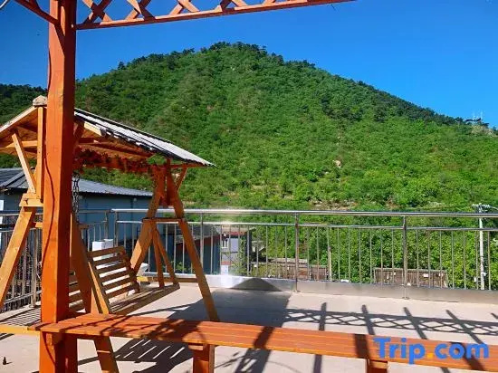 Huanghuacheng Shuichangcheng Heshi Villa