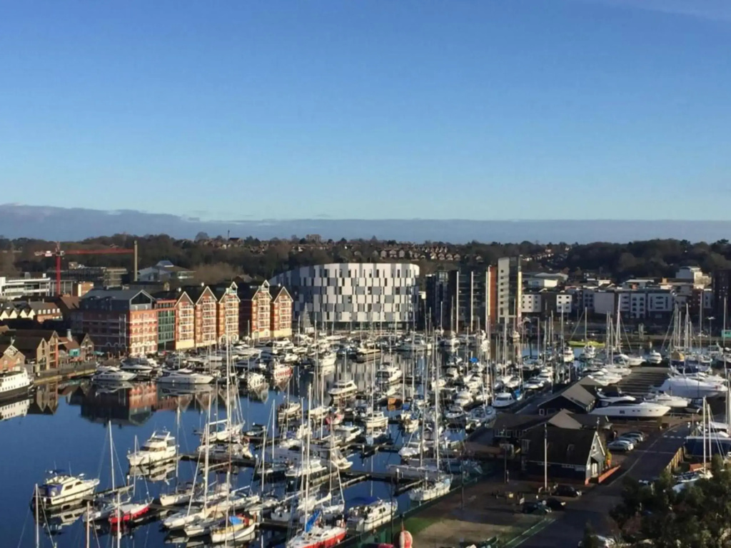 Toothbrush Apartments - Ipswich Waterfront South - Avalon Court