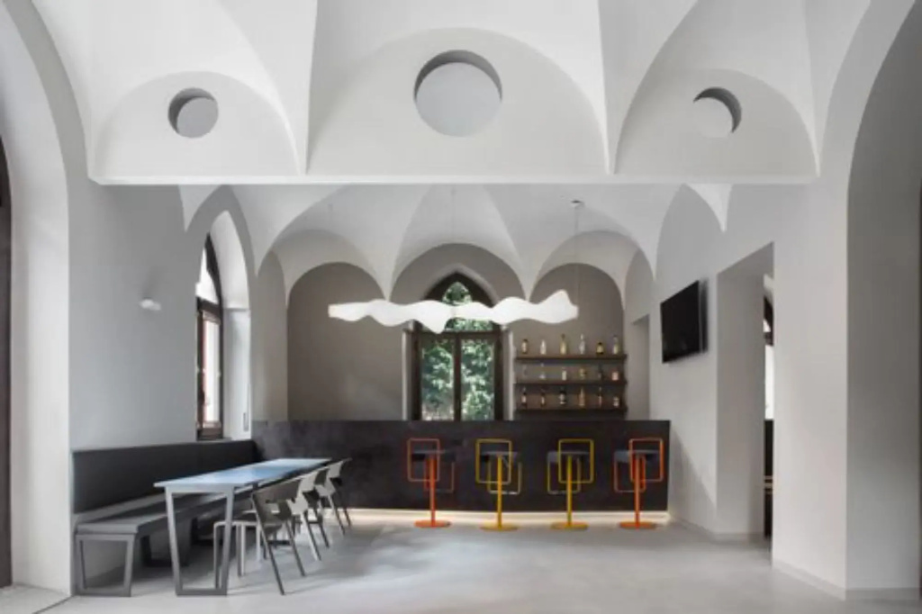 Babila Hostel & Bistrot