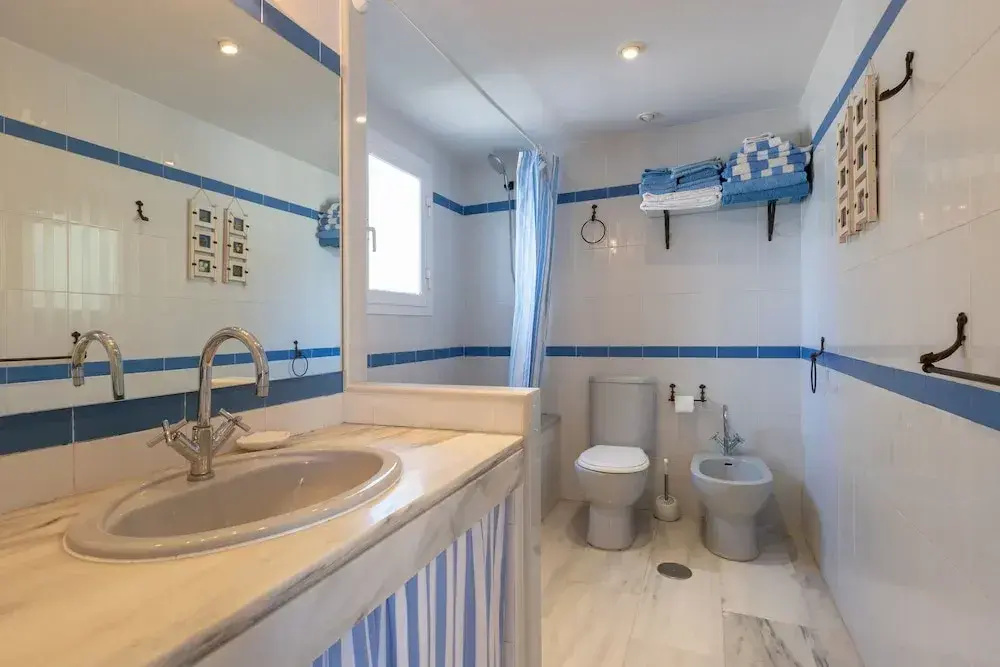 Lunamar in Marbella With 4 Bedrooms and 3 Bathrooms