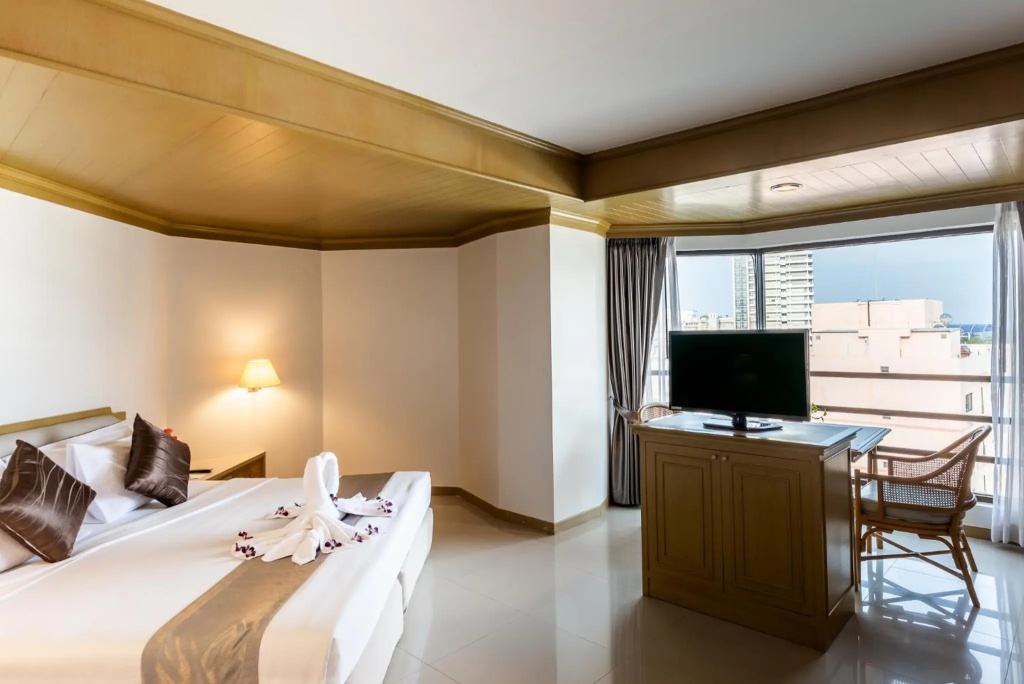 City Beach Resort