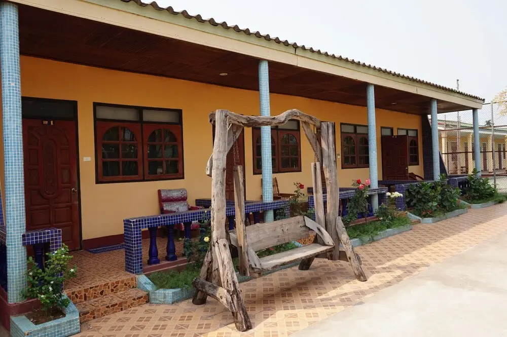 Phonepaseud Hotel
