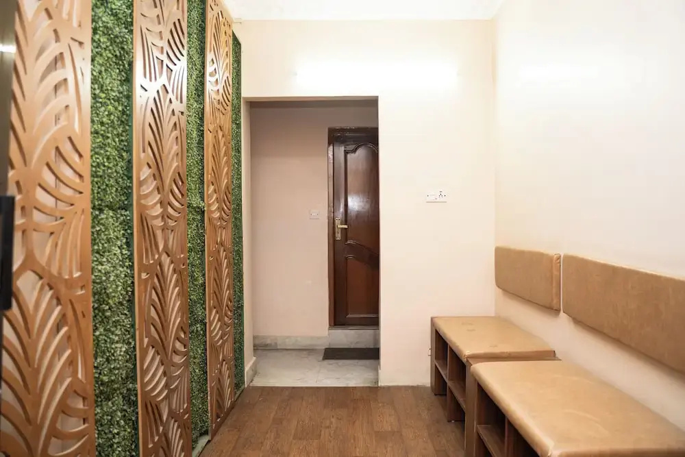 Aarya Wellness & Hostel