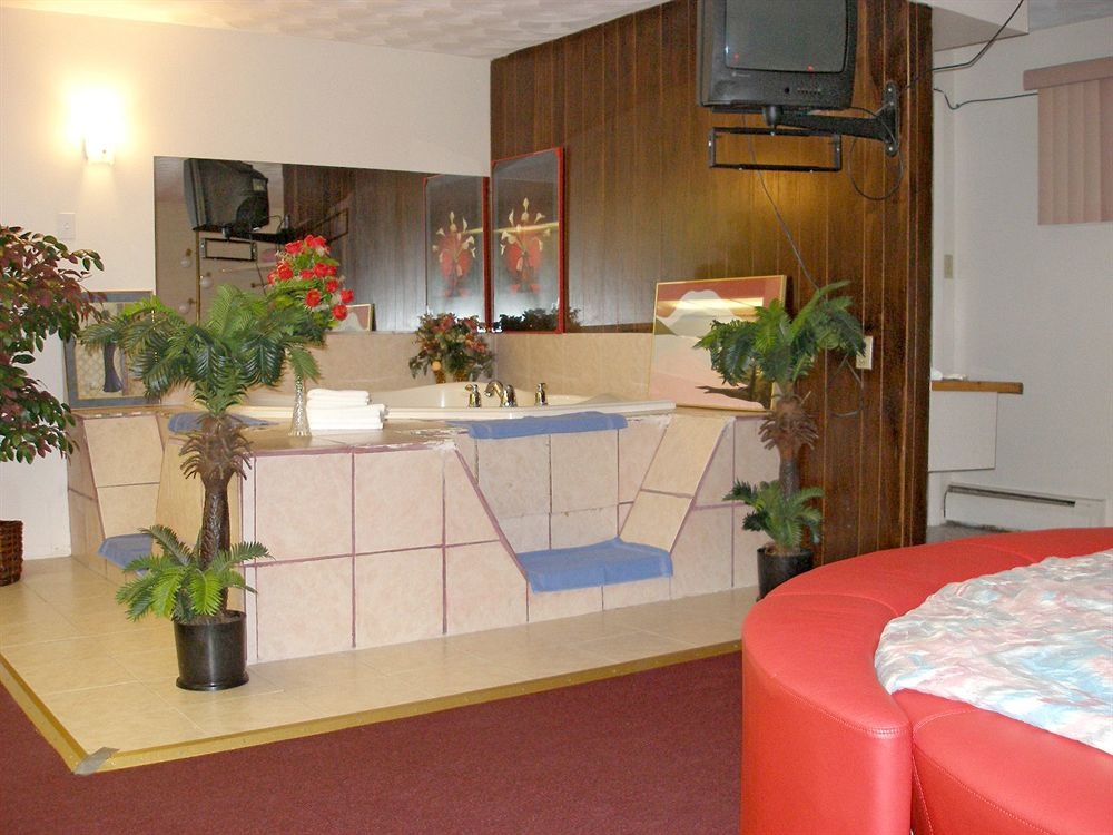 Driftwood Suites