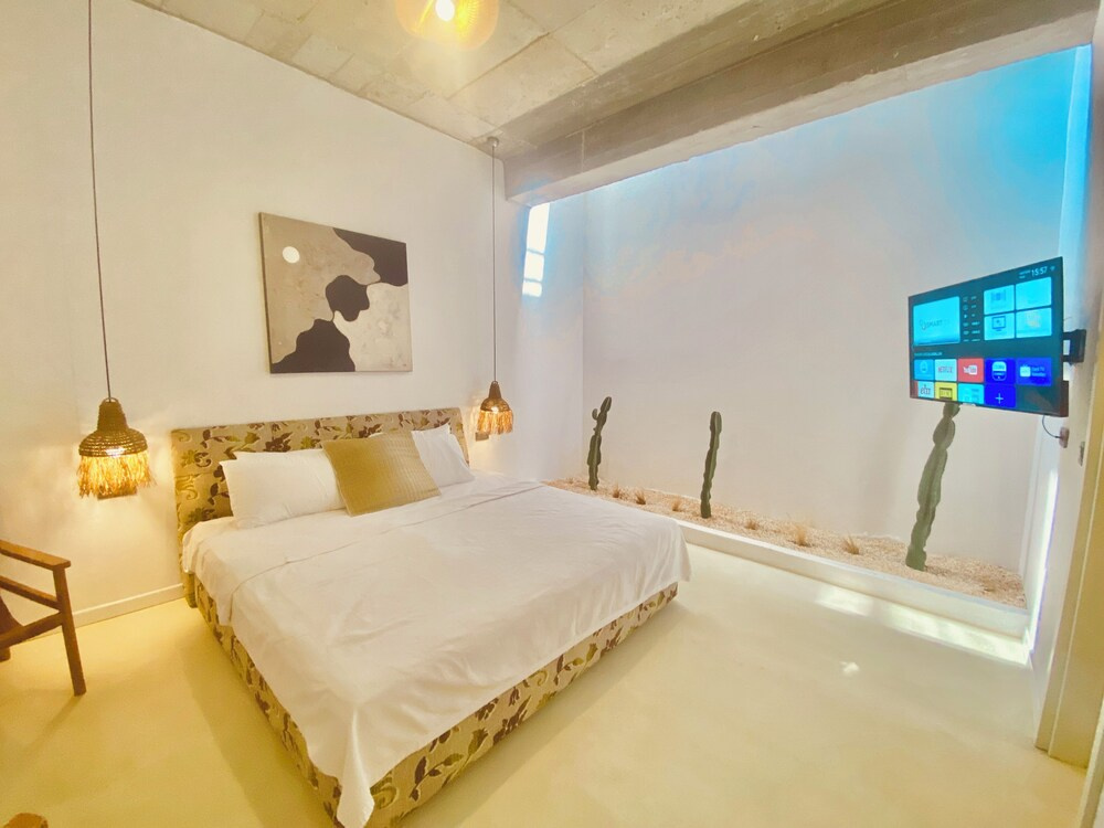 No908 Sunset HOTEL