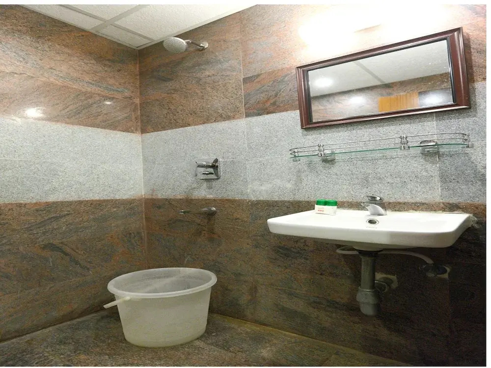 OYO 5446 Hotel Maharajay