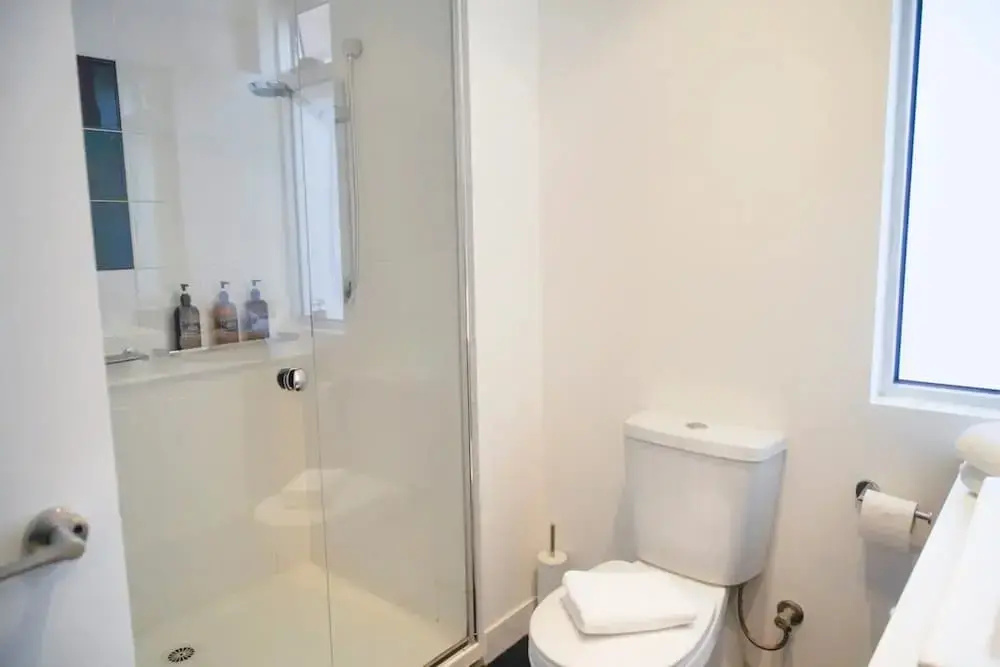 Modern 2 Bedroom Apartment Close To Beach and City