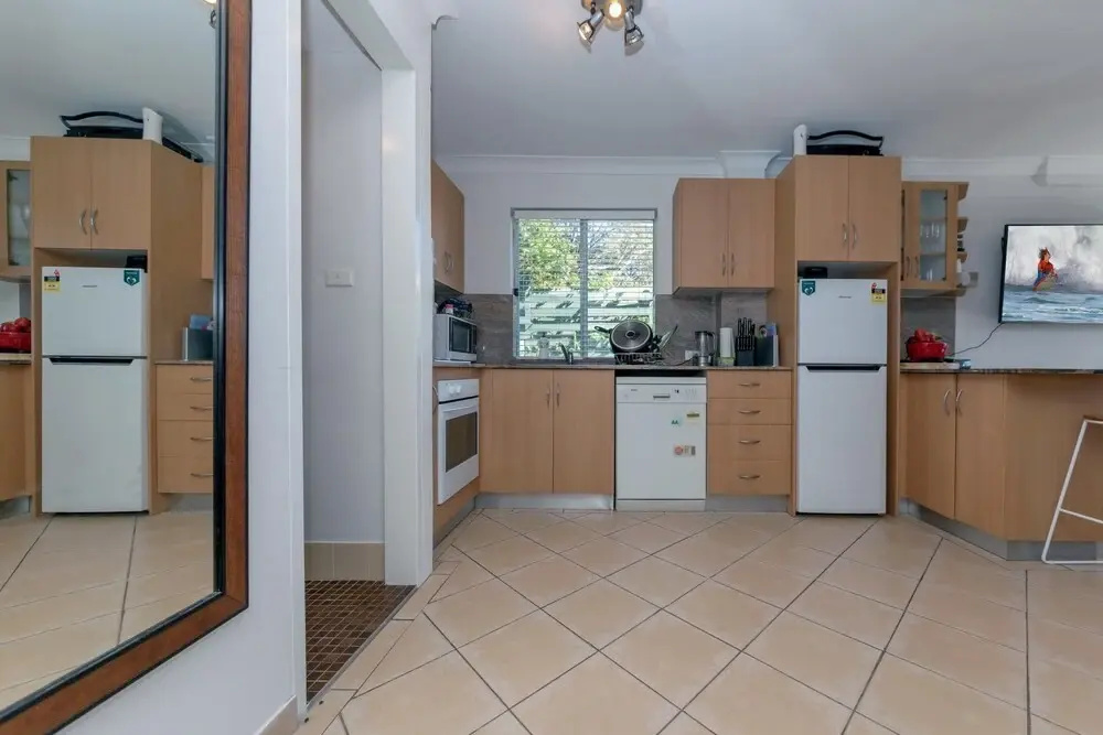 Sunset Towers, Unit 3/25 Donald Street