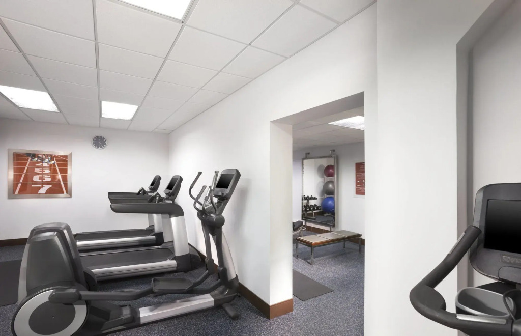Best Western Plus Kansas City Sports Complex Hotel