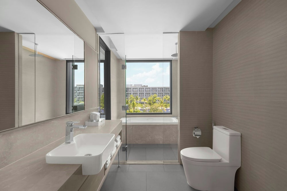 Courtyard By Marriott Phuket Chalong Bay Resort