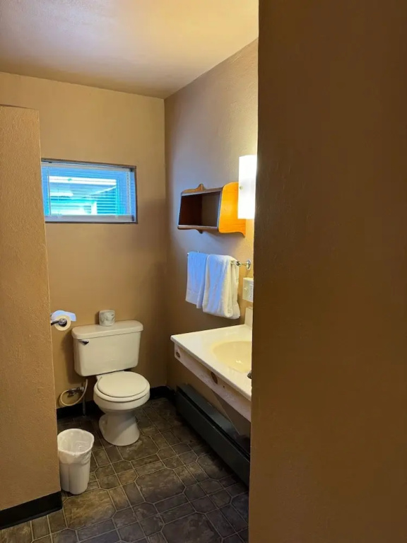 Maple Ridge Motel