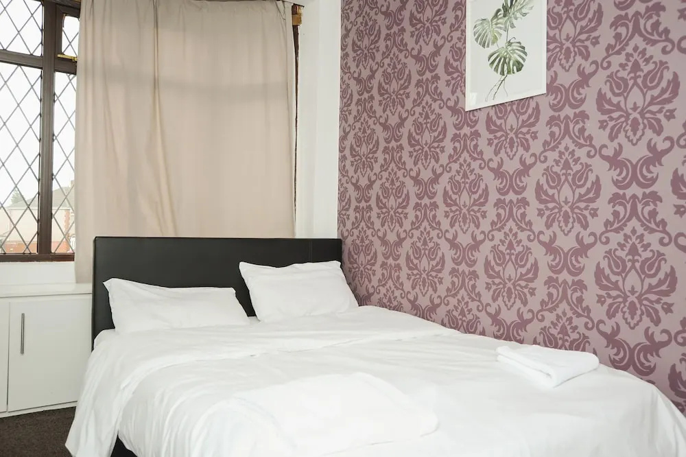 Coventry Deluxe Rooms by Paymán Club