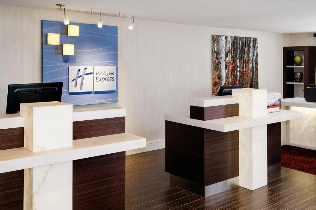 Holiday Inn Express Simi Valley by IHG