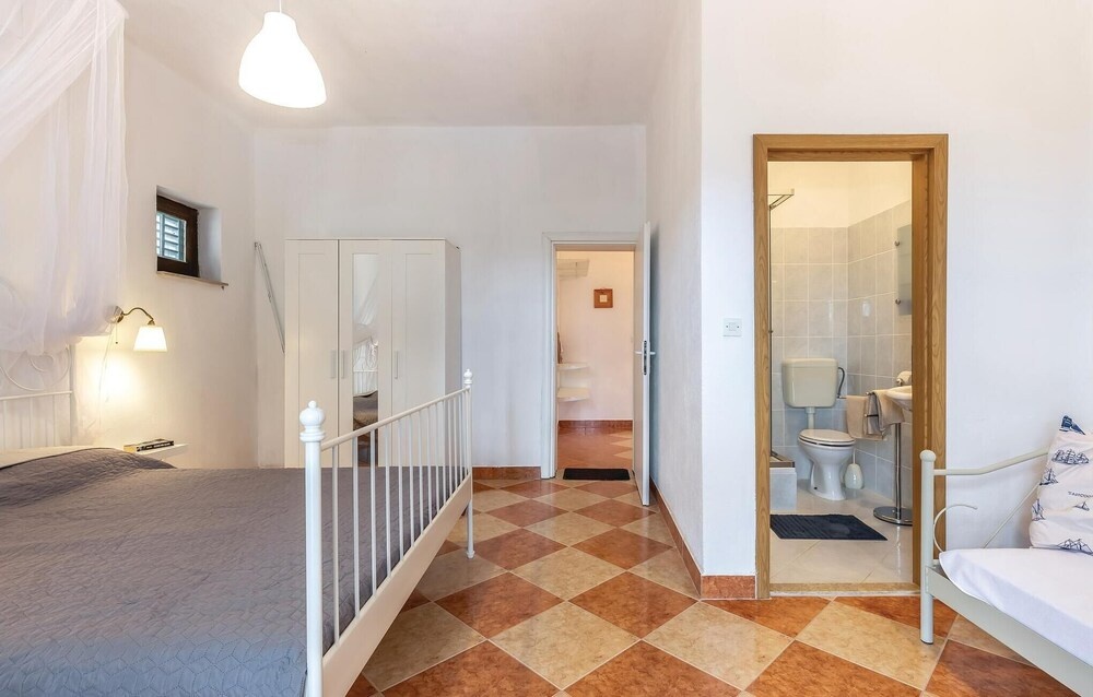 Amazing Home in Jadranovo With Wifi, 3 Bedrooms and Outdoor Swimming Pool