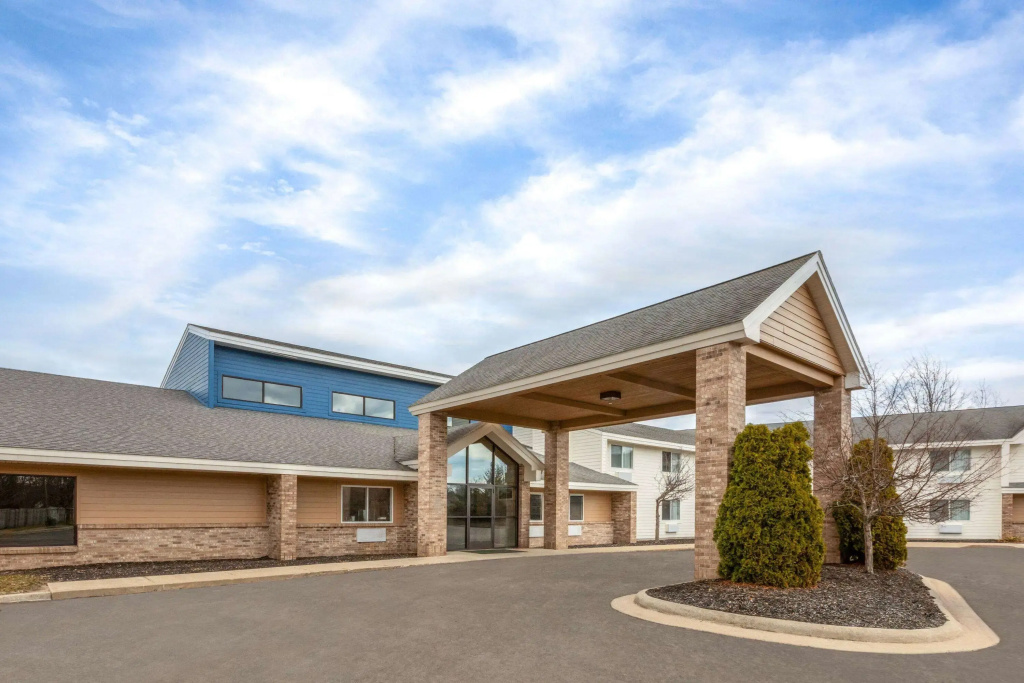 AmericInn by Wyndham Oscoda Near AuSable River