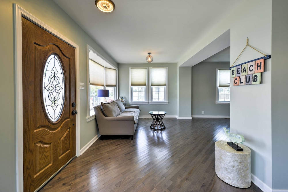 Charming Wildwood Hideaway w/ Private Pool & Deck!