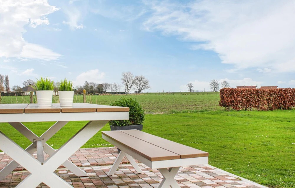 2 Bedroom Nice Home In Damme
