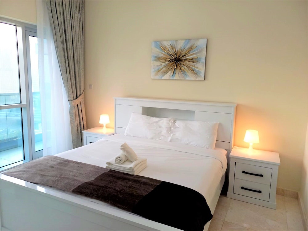 Supreme 2bedroom With Balcony in Business Bay