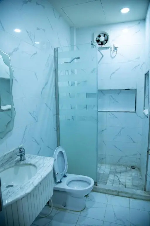 Laten Suites Andalus Mall