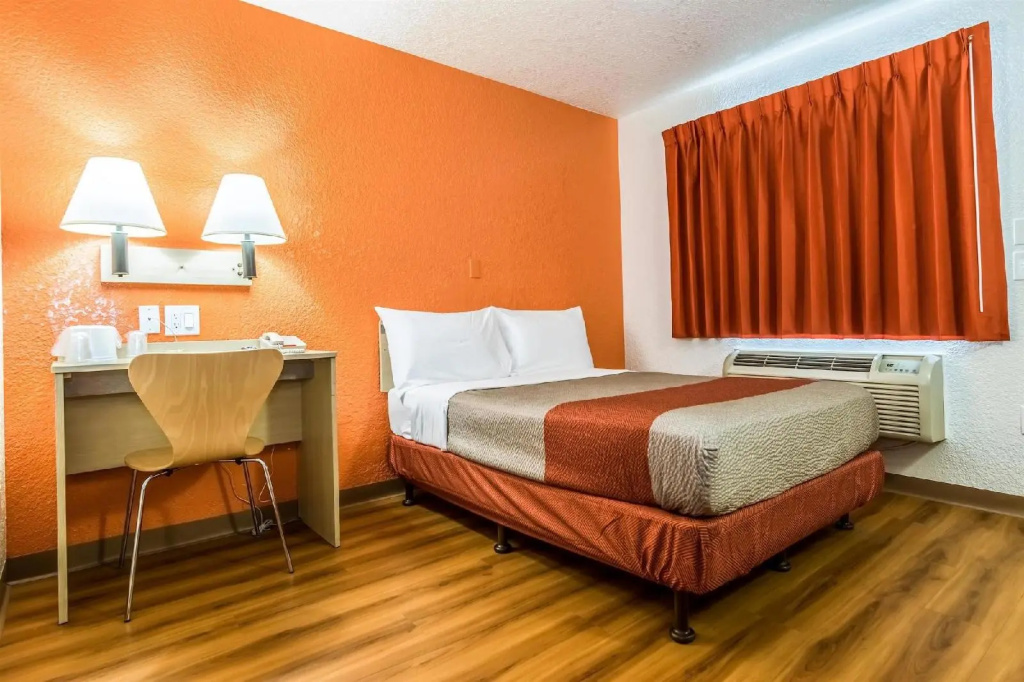 Motel 6-Anaheim, CA - Fullerton East