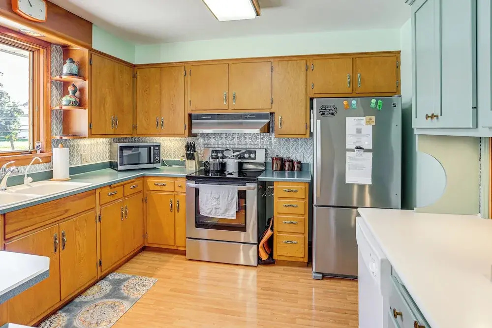 < 1 Mi to Dtwn Tiffin: Home w/ Outdoor Space!