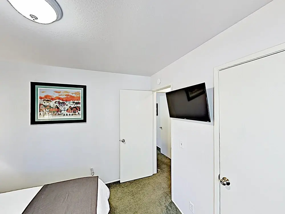 Walk To Slopes! Mountain W/ Private Hot Tub 3 Bedroom Home