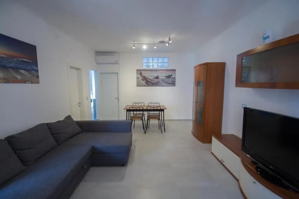 Appartamento piazza Buccelli a 10 mt dal mare