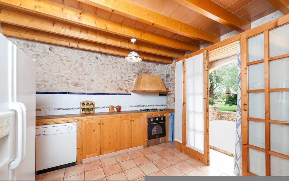 Can Rovey in Inca With 4 Bedrooms and 4 Bathrooms