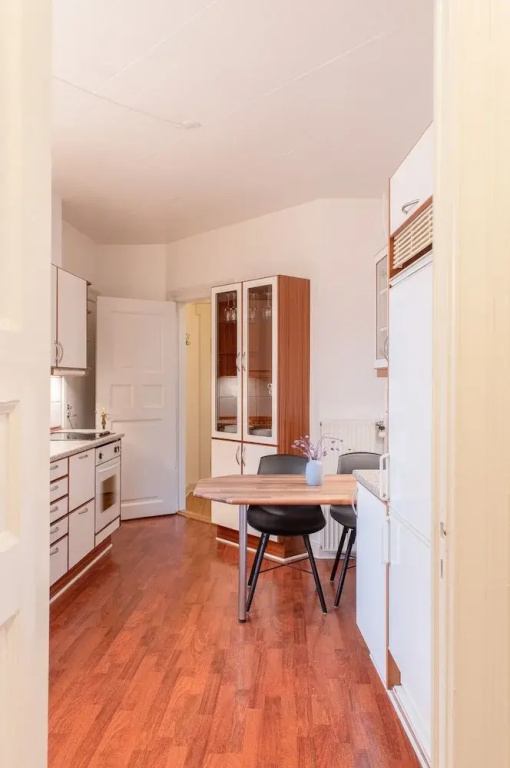 Sanders Boulevard - Smart 3-bdr Apt By the Canal