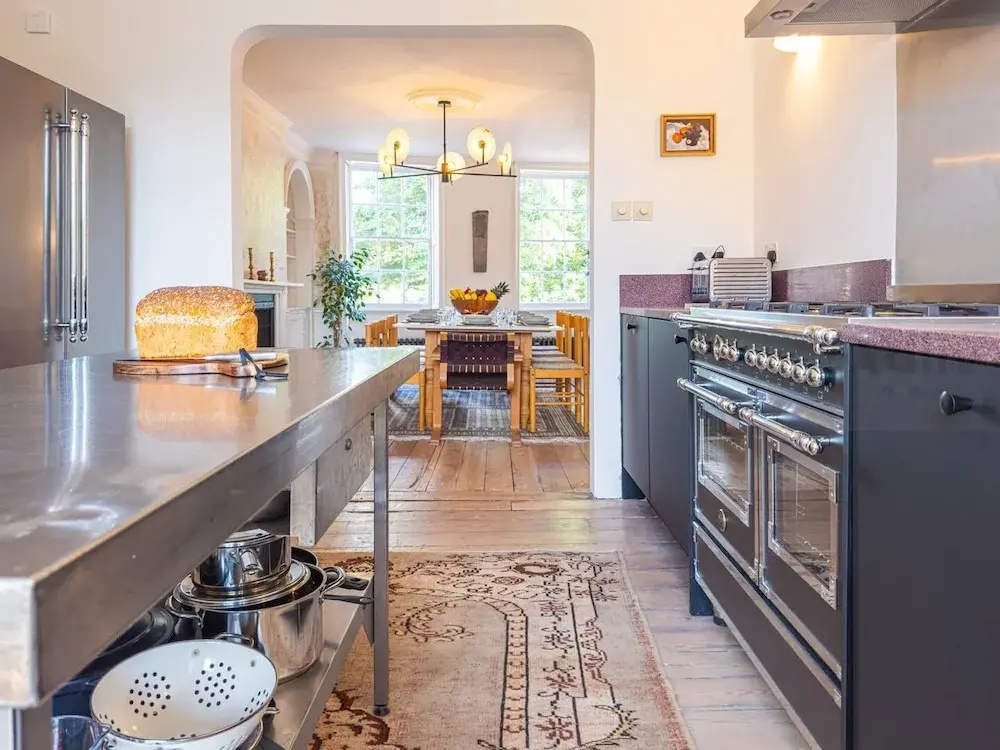 Georgian Luxury Margate Tnhouse Sleeps 11 by Adliv